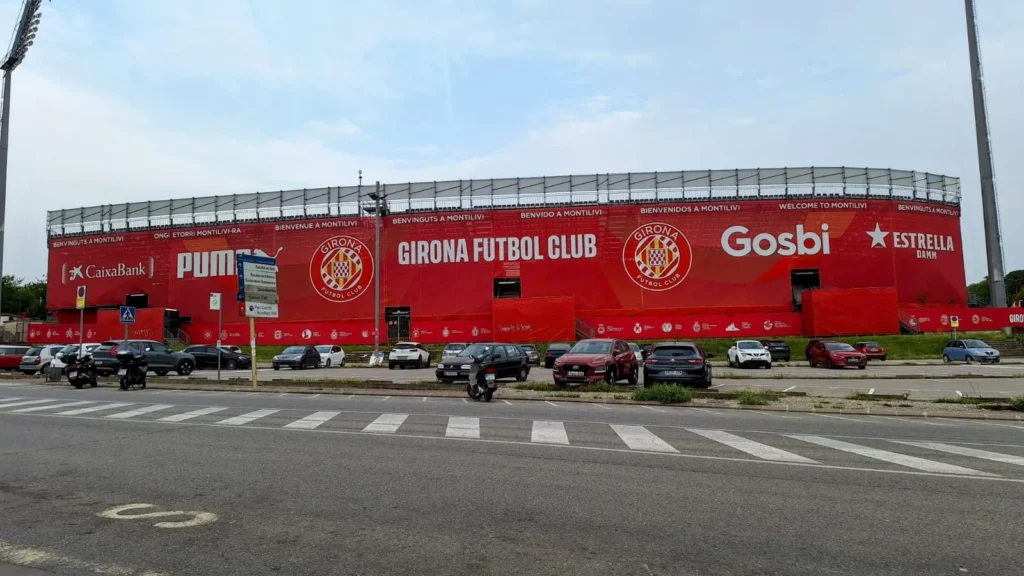 Estadio fuera Girona, vestidor Girona, ¿vale la pena por el estadio montilivi?