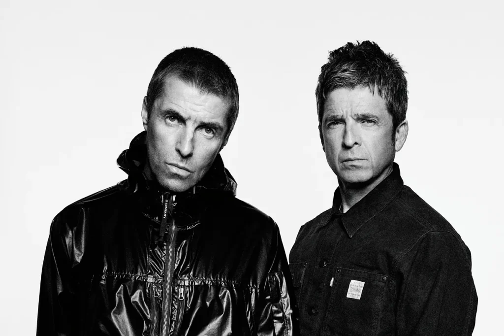 Foto de los hermanos Gallagher, ¿Cuánto cuesta ir a Reino Unido para ver a Oasis?